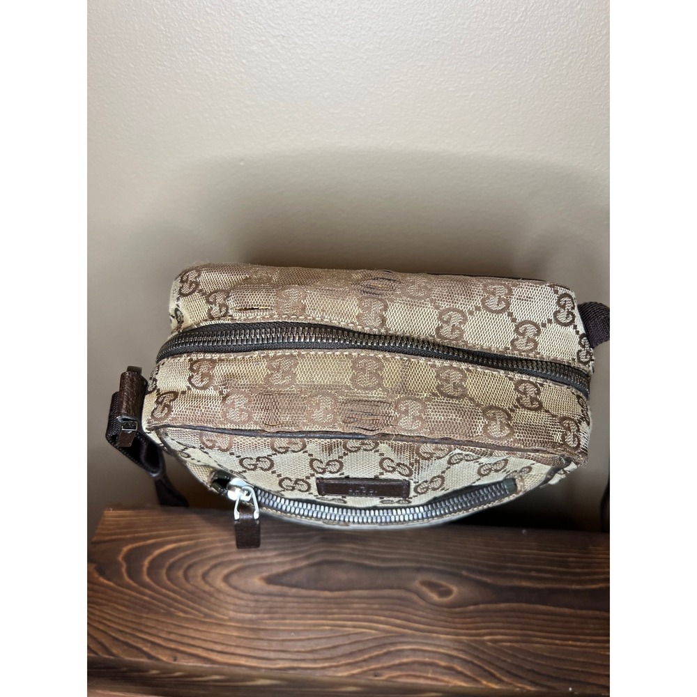 Gucci GG Canvas Messenger Bag - Picture 7 of 9